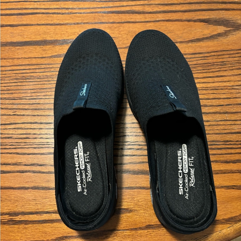 Skechers memory foam relaxed fit slip on shoes